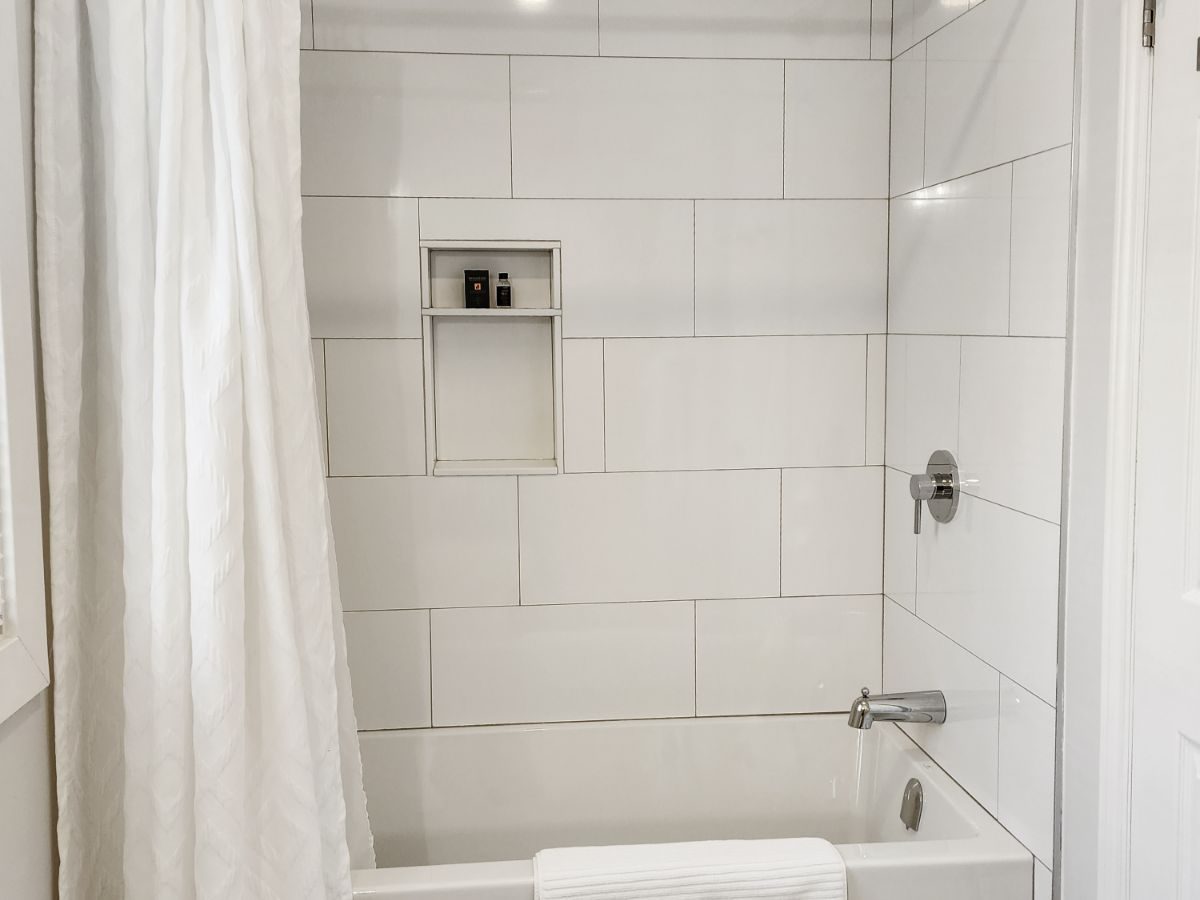 36NL-Main Shower